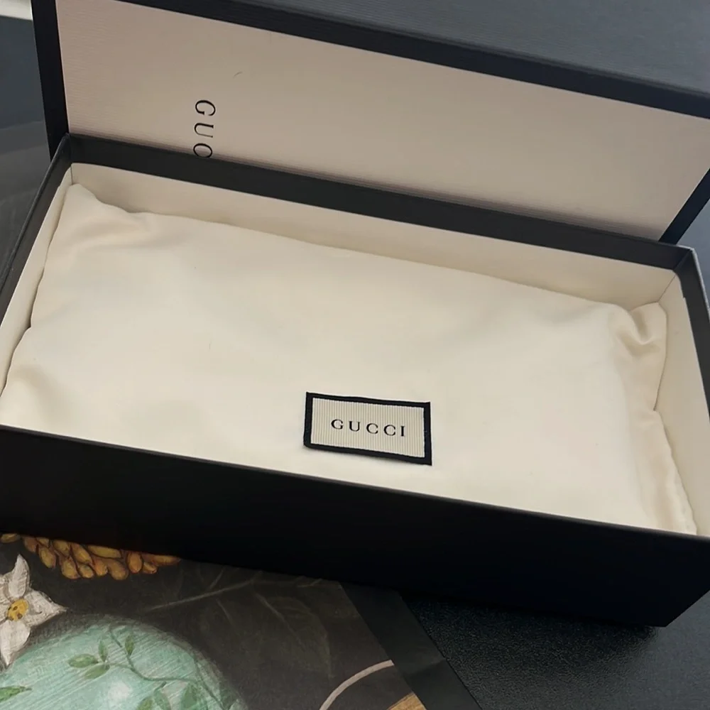 🖤🖤Gucci GG Guccissima Bow Zip Wallet - Picture 11 of 17
